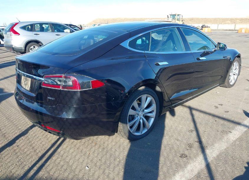 Photo 4 of 2016 Tesla Model S 60D/70D/75D/85D/90D (VIN 5YJSA1E28GF157308)