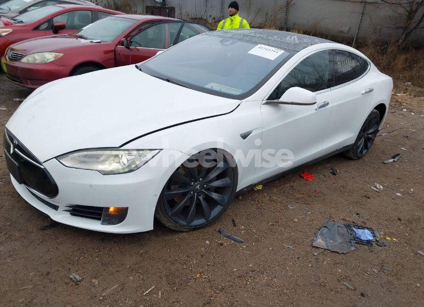 Photo 2 of 2016 Tesla Model S (VIN 5YJSA1E29GF130277)