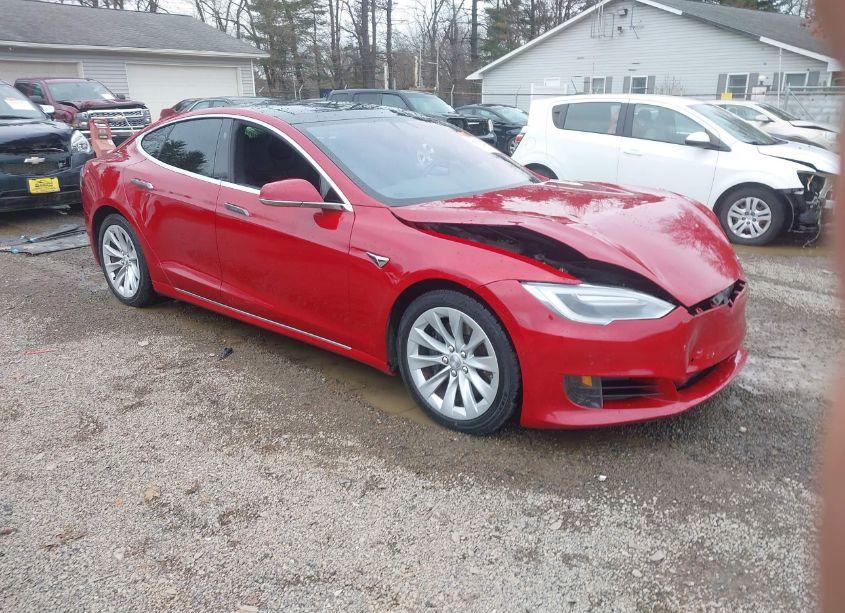 2016 Tesla Model S 60D/70D/75D/85D/90D (VIN 5YJSA1E29GF171640) main photo