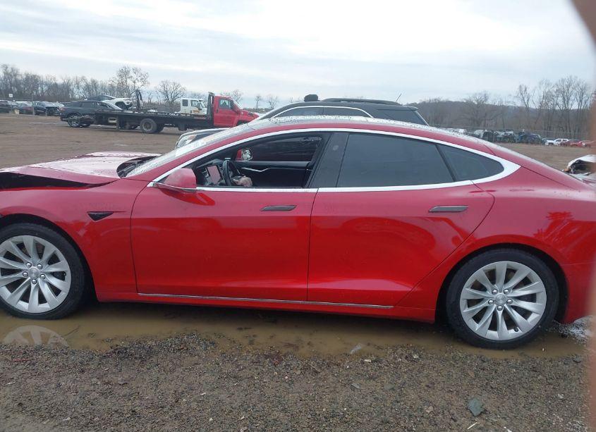 Photo 15 of 2016 Tesla Model S 60D/70D/75D/85D/90D (VIN 5YJSA1E29GF171640)
