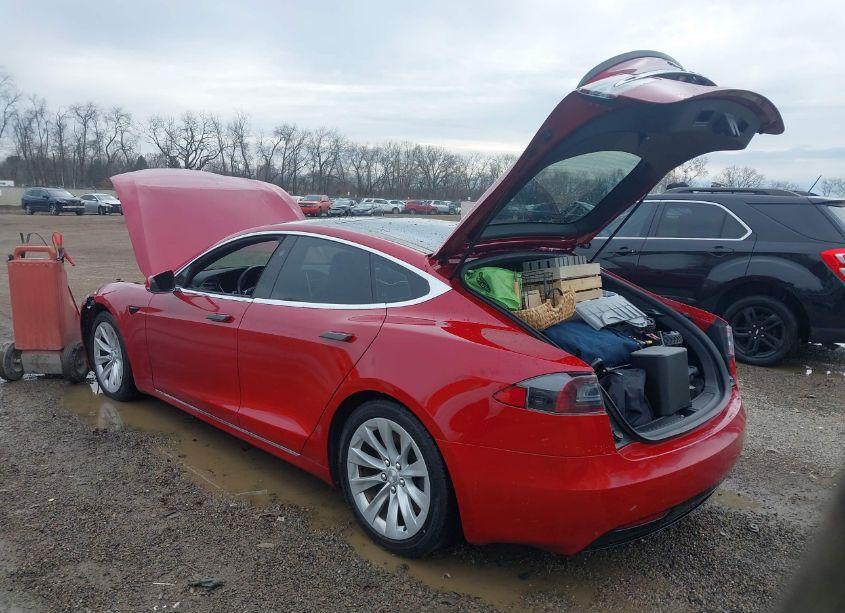 Photo 3 of 2016 Tesla Model S 60D/70D/75D/85D/90D (VIN 5YJSA1E29GF171640)