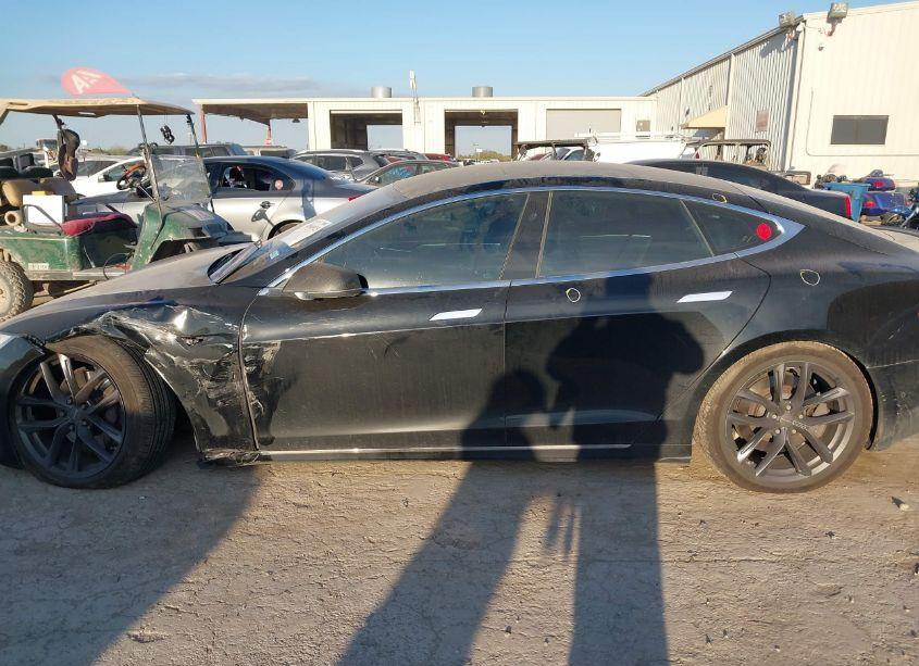 Photo 13 of 2016 Tesla Model S 60D/70D/75D/85D/90D (VIN 5YJSA1E29GF174375)