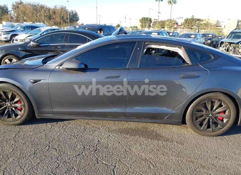 Photo 13 of 2017 Tesla Model S 100D/60D/75D/90D/P100D (VIN 5YJSA1E29HF216786)