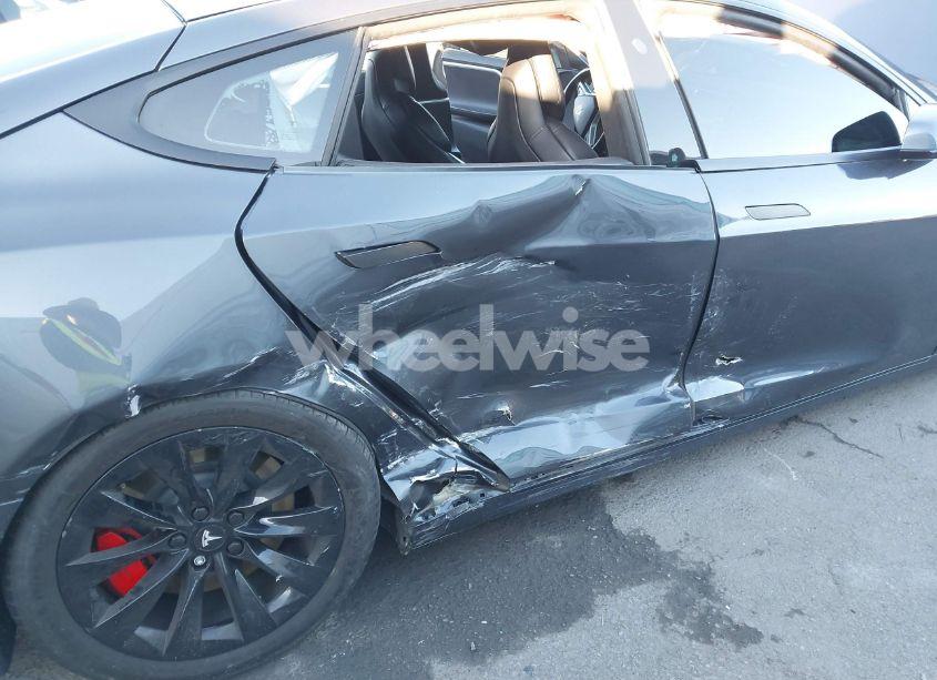 Photo 6 of 2017 Tesla Model S 100D/60D/75D/90D/P100D (VIN 5YJSA1E29HF216786)