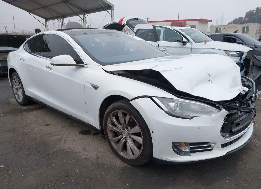 2015 Tesla Model S 70D/85D/P85D (VIN 5YJSA1E2XFF115849) main photo