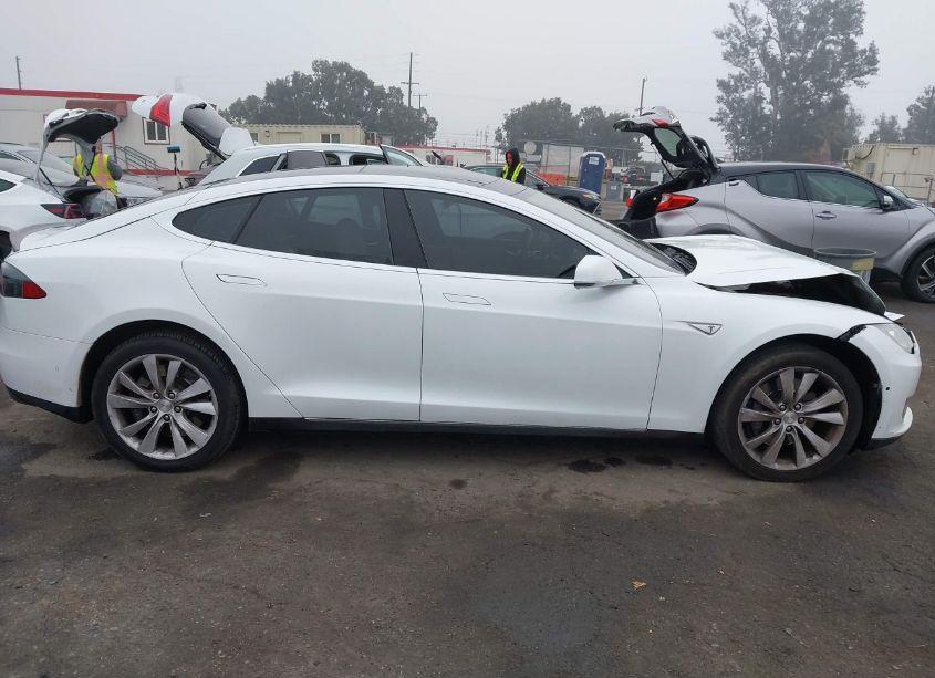 Photo 14 of 2015 Tesla Model S 70D/85D/P85D (VIN 5YJSA1E2XFF115849)