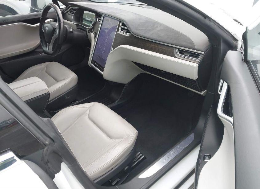 Photo 5 of 2015 Tesla Model S 70D/85D/P85D (VIN 5YJSA1E2XFF115849)