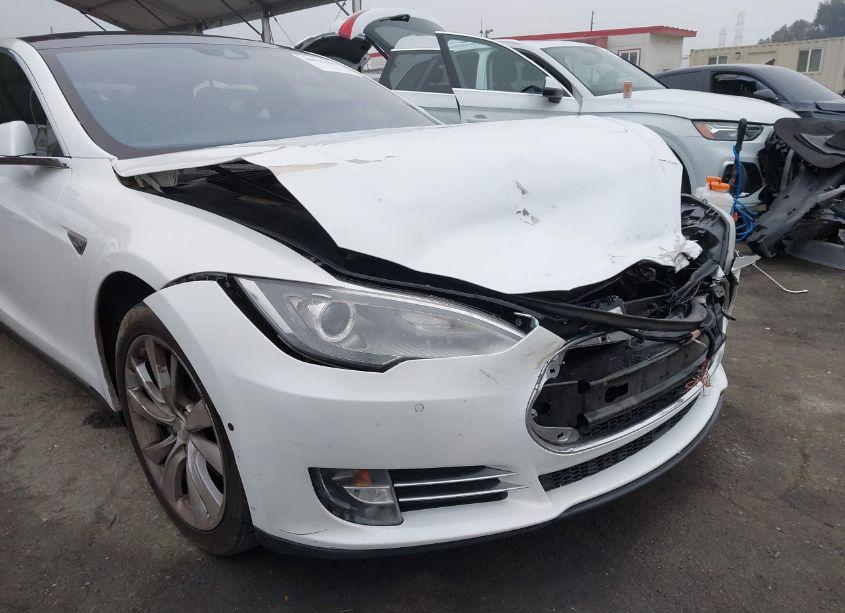 Photo 6 of 2015 Tesla Model S 70D/85D/P85D (VIN 5YJSA1E2XFF115849)