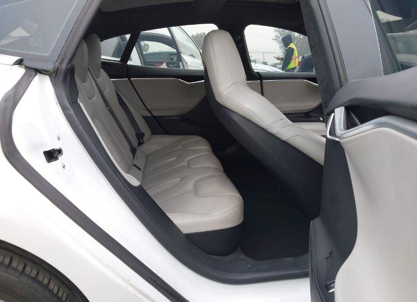 Photo 8 of 2015 Tesla Model S 70D/85D/P85D (VIN 5YJSA1E2XFF115849)