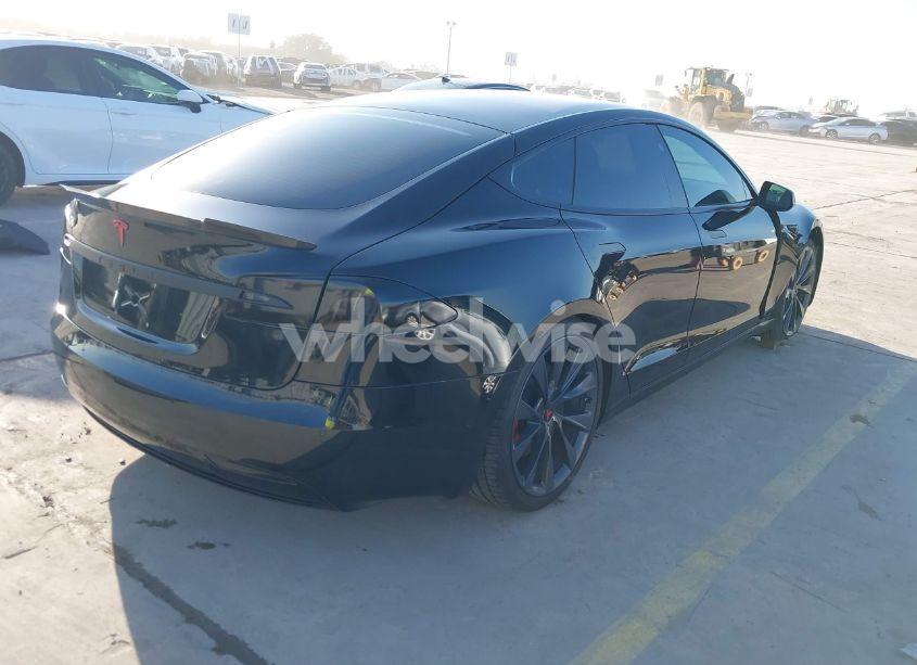 Photo 4 of 2018 Tesla Model S 100D/75D/P100D (VIN 5YJSA1E2XJF257739)