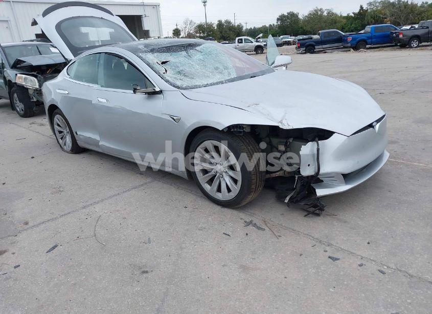2018 Tesla Model S 100D/75D/P100D (VIN 5YJSA1E2XJF258809) main photo