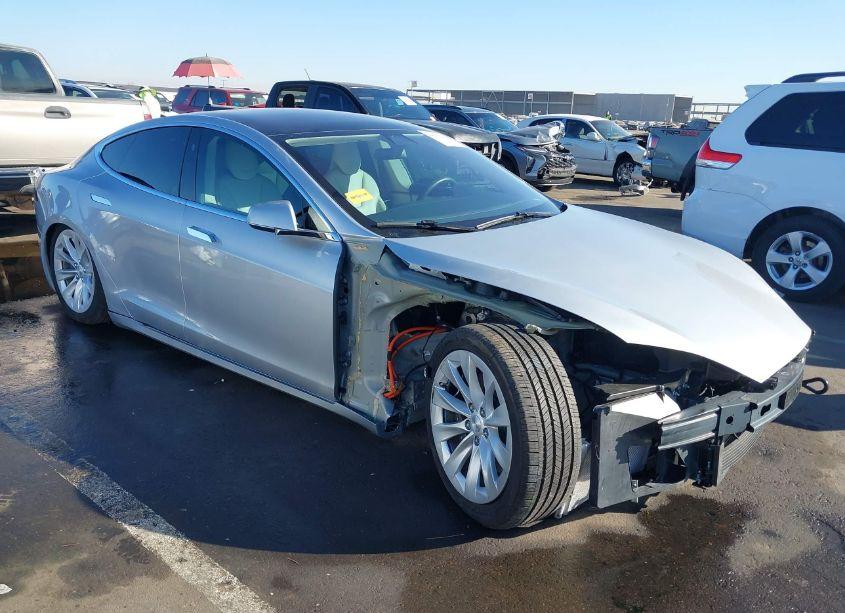 2018 Tesla Model S 100D/75D/P100D (VIN 5YJSA1E2XJF287761) main photo