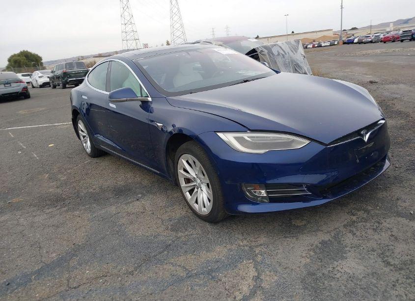 2018 Tesla Model S 100D/75D/P100D (VIN 5YJSA1E2XJF291390) main photo