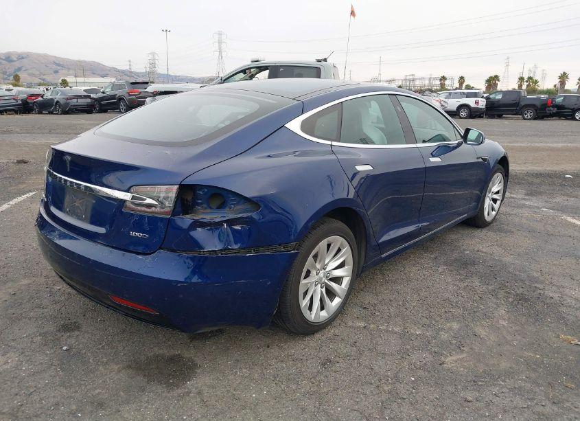 Photo 4 of 2018 Tesla Model S 100D/75D/P100D (VIN 5YJSA1E2XJF291390)