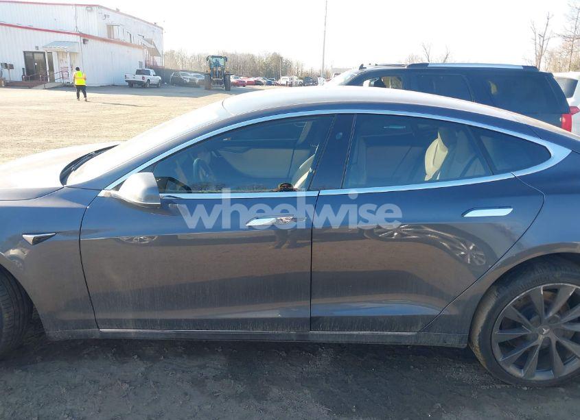 Photo 14 of 2019 Tesla Model S 100D/75D/LONG RANGE/STANDARD RANGE (VIN 5YJSA1E2XKF331744)