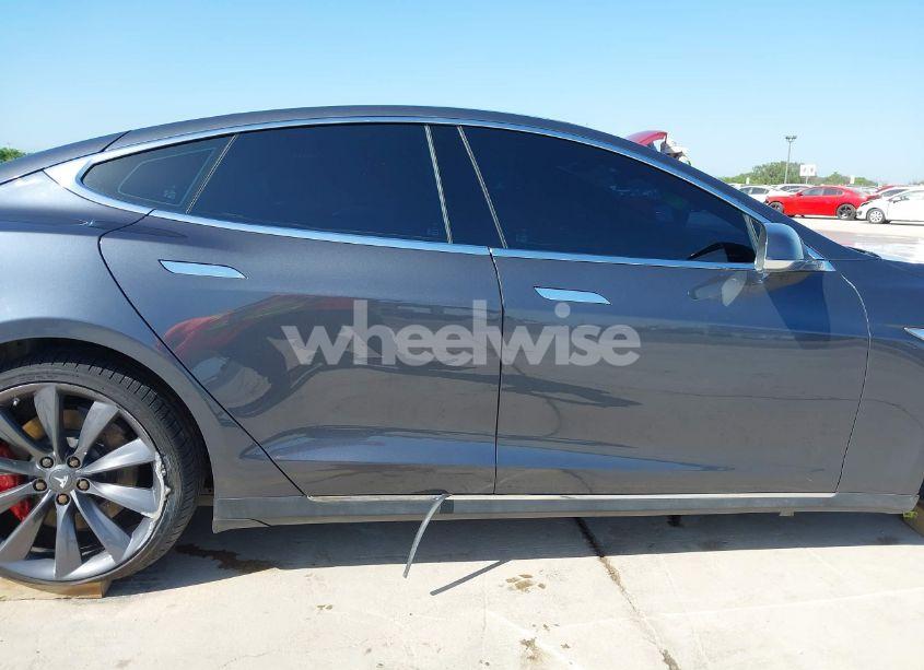Photo 14 of 2015 Tesla Model S 85D/P85D (VIN 5YJSA1E41FF104093)