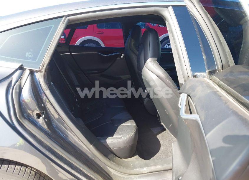 Photo 8 of 2015 Tesla Model S 85D/P85D (VIN 5YJSA1E41FF104093)