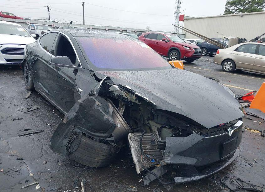 2018 Tesla Model S 100D/75D/P100D (VIN 5YJSA1E41JF255038) main photo