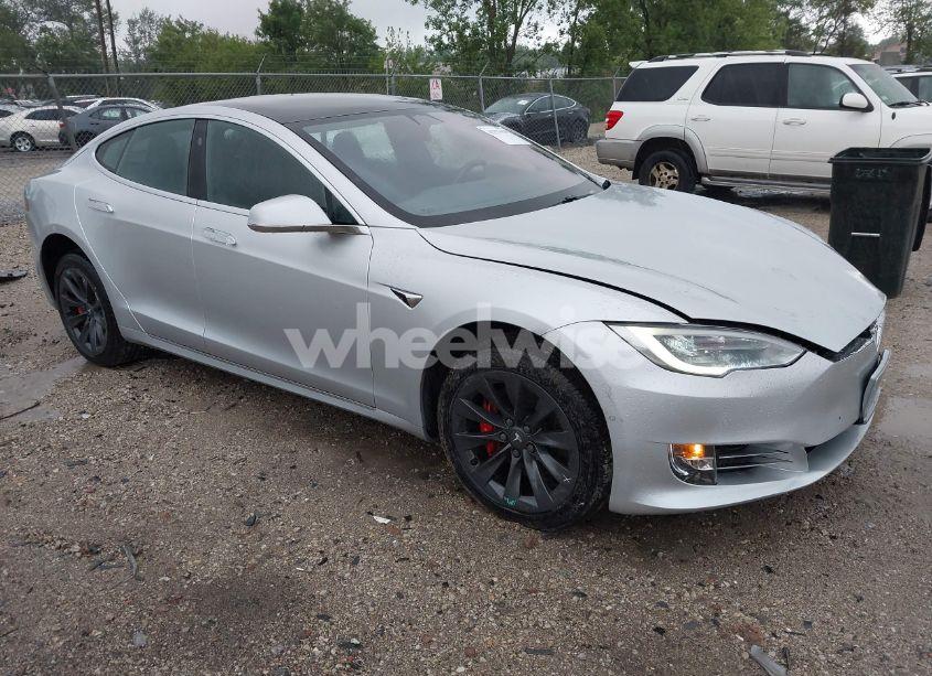 2018 Tesla Model S 100D/75D/P100D (VIN 5YJSA1E42JF265898) main photo