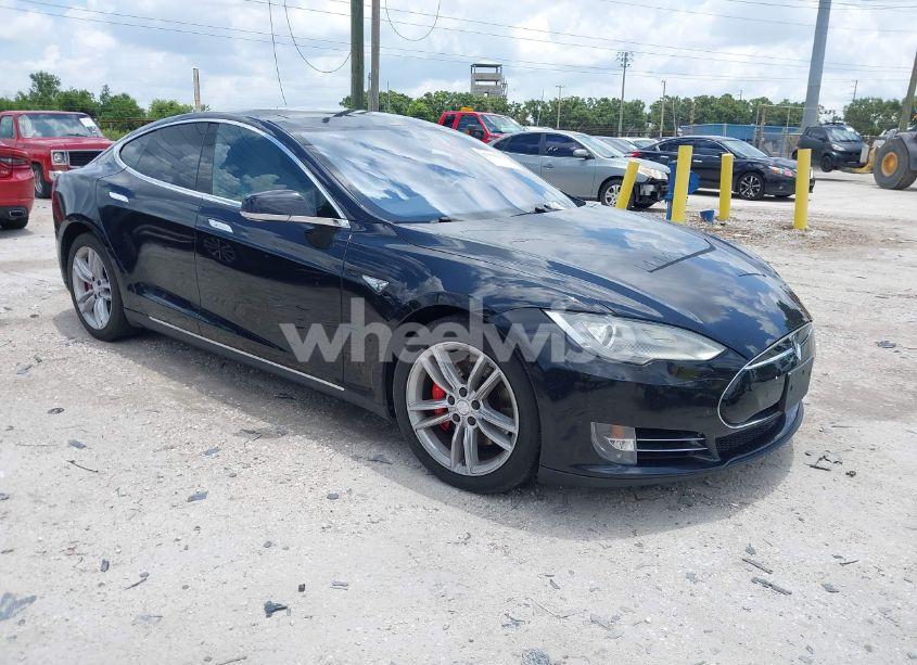 2015 Tesla Model S 85D/P85D (VIN 5YJSA1E4XFF111981) main photo