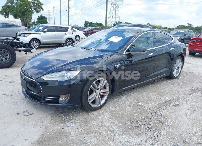 Photo 2 of 2015 Tesla Model S 85D/P85D (VIN 5YJSA1E4XFF111981)