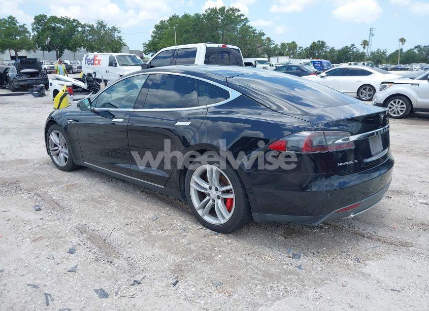 Photo 3 of 2015 Tesla Model S 85D/P85D (VIN 5YJSA1E4XFF111981)