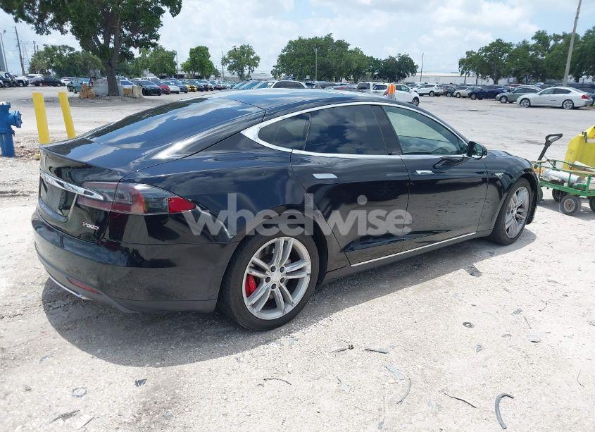 Photo 4 of 2015 Tesla Model S 85D/P85D (VIN 5YJSA1E4XFF111981)