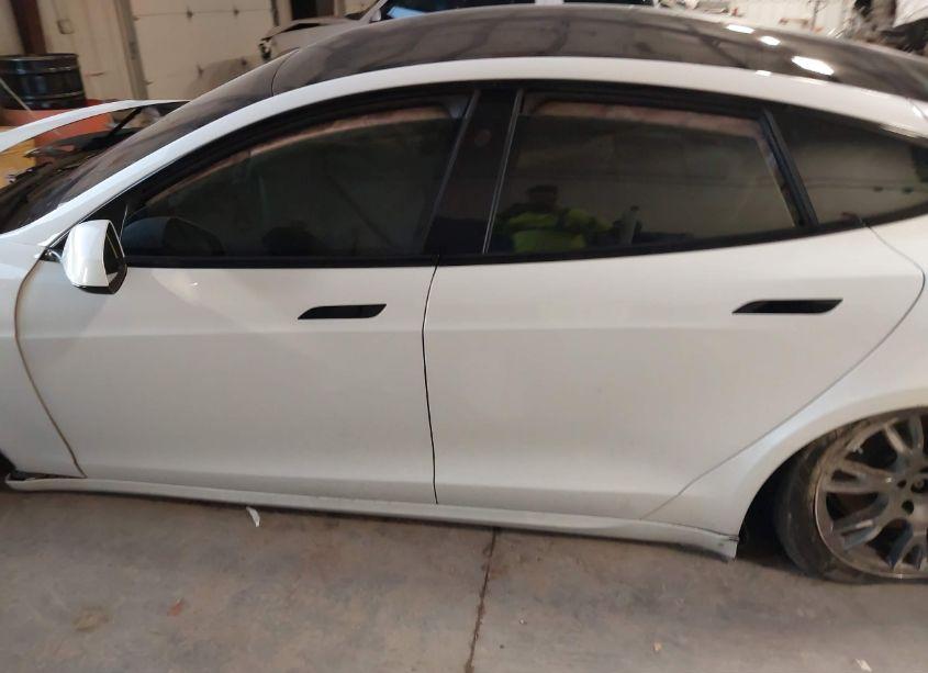 Photo 8 of 2022 Tesla Model S DUAL MOTOR ALL-WHEEL DRIVE (VIN 5YJSA1E56NF476424)