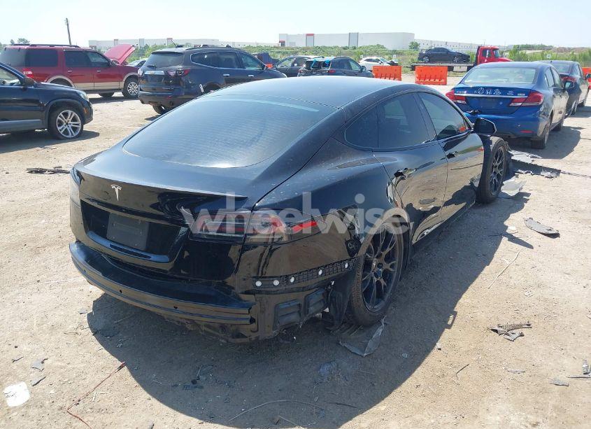 Photo 4 of 2022 Tesla Model S PLAID (VIN 5YJSA1E60NF473219)
