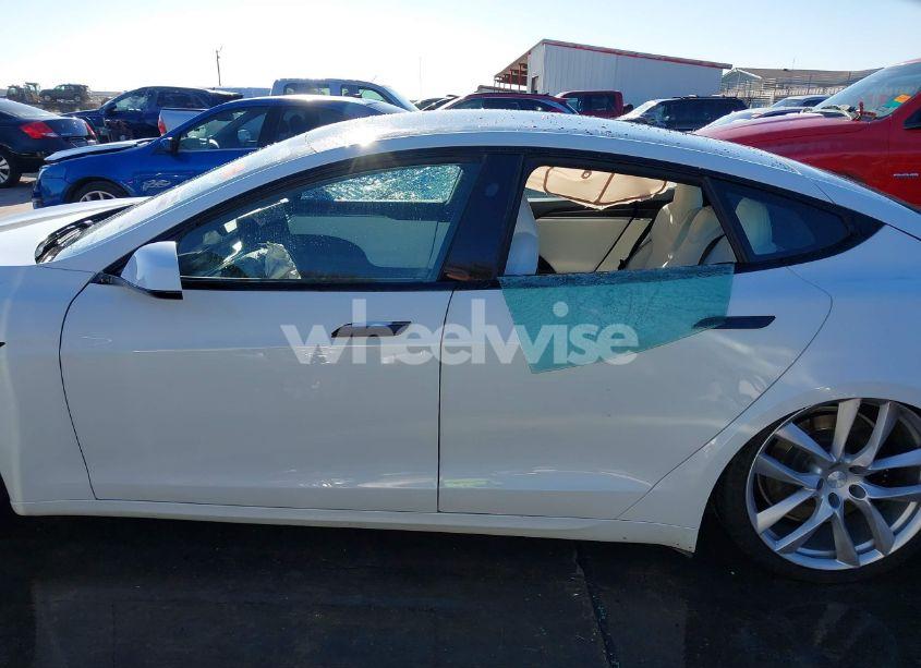 Photo 14 of 2022 Tesla Model S PLAID TRI MOTOR ALL-WHEEL DRIVE (VIN 5YJSA1E63NF483873)