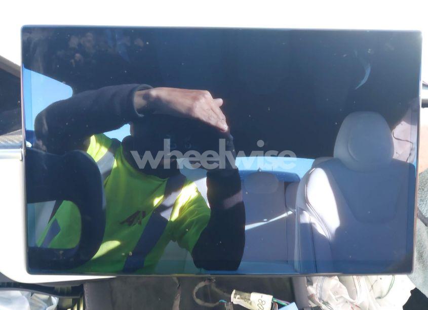 Photo 18 of 2022 Tesla Model S PLAID TRI MOTOR ALL-WHEEL DRIVE (VIN 5YJSA1E63NF483873)