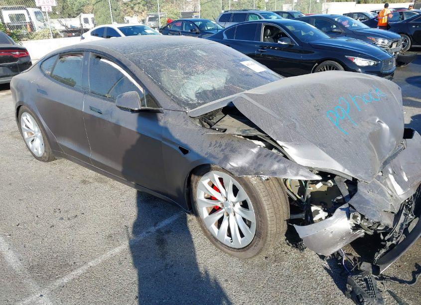 2021 Tesla Model S PLAID TRI MOTOR ALL-WHEEL DRIVE (VIN 5YJSA1E69MF432022) main photo