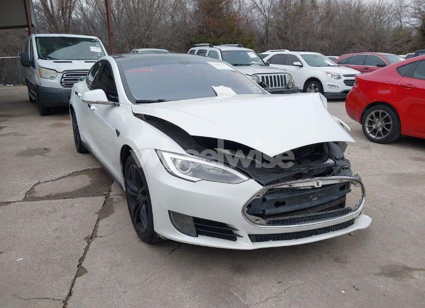 2014 Tesla Model S P85 (VIN 5YJSA1H10EFP32582) main photo