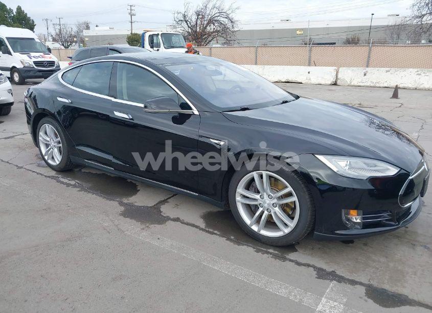 2014 Tesla Model S P85 (VIN 5YJSA1H11EFP43350) main photo