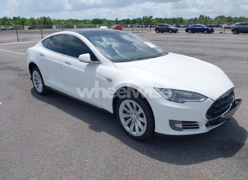 2014 Tesla Model S P85 (VIN 5YJSA1H12EFP39582) main photo