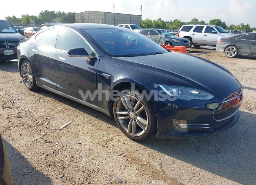 2014 Tesla Model S P85 (VIN 5YJSA1H12EFP39873) main photo