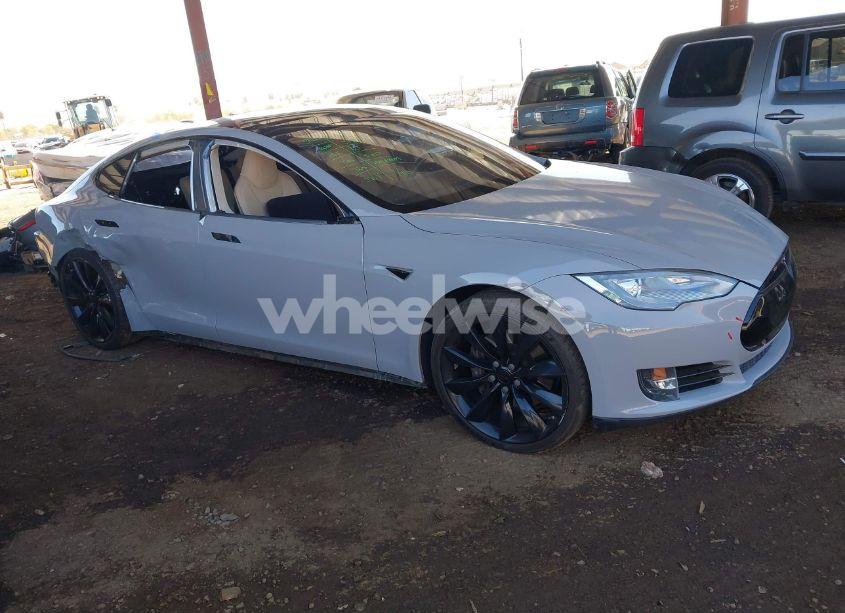 2014 Tesla Model S P85 (VIN 5YJSA1H14EFP40457) main photo