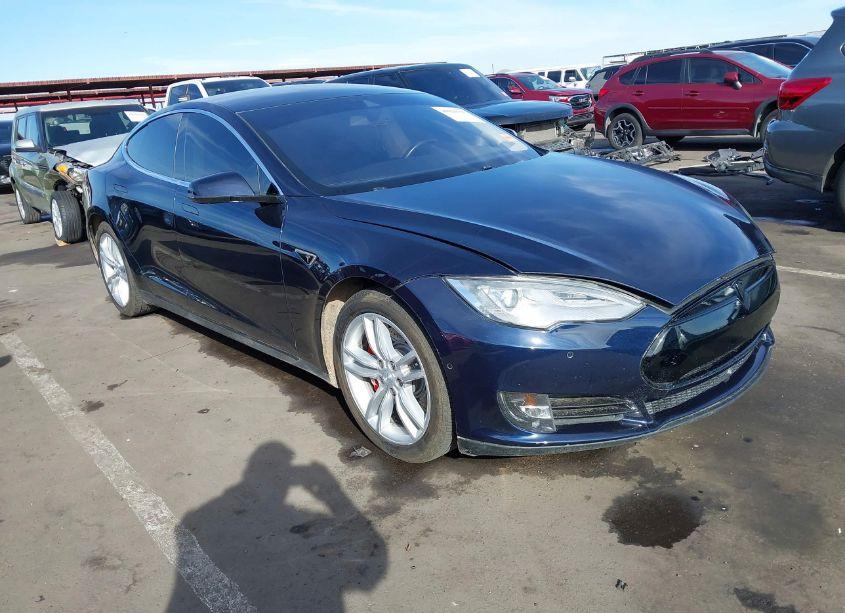 2014 Tesla Model S P85 (VIN 5YJSA1H14EFP64550) main photo