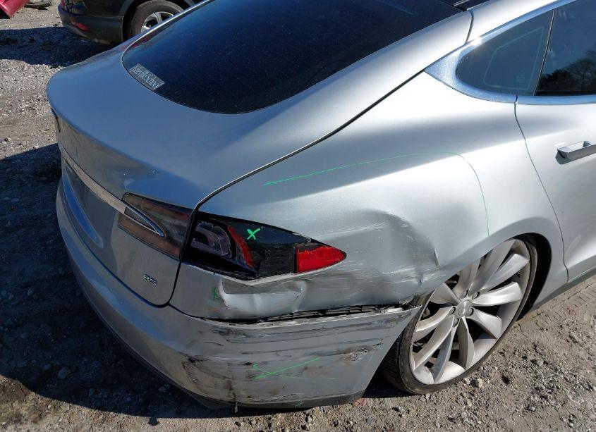 Photo 6 of 2015 Tesla Model S 60/70/85 (VIN 5YJSA1H15FFP77082)