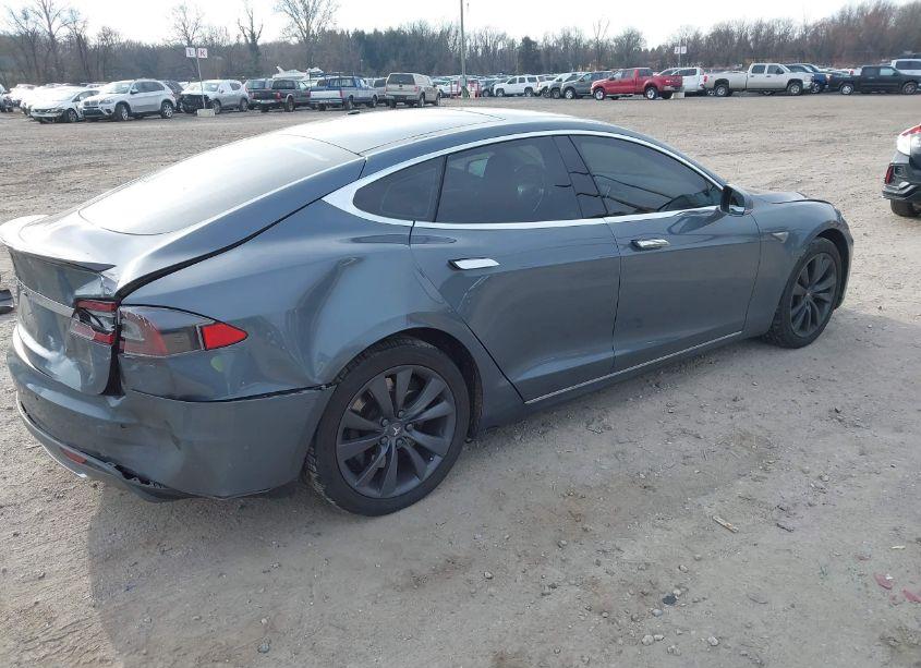 Photo 4 of 2014 Tesla Model S P85 (VIN 5YJSA1H17EFP43126)
