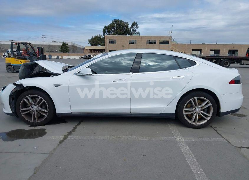 Photo 15 of 2015 Tesla Model S 60/70/85 (VIN 5YJSA1H17FFP76273)