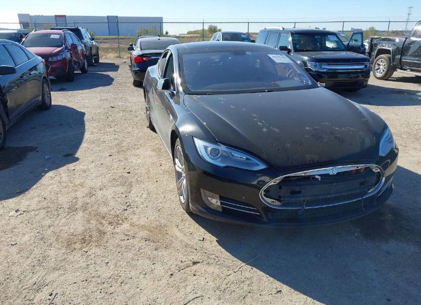 2014 Tesla Model S P85 (VIN 5YJSA1H19EFP42284) main photo