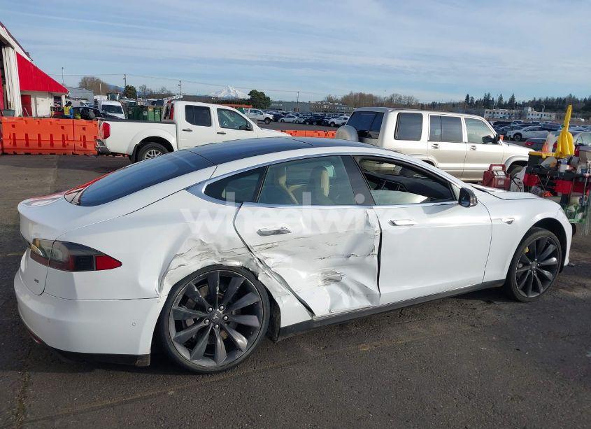 Photo 6 of 2014 Tesla Model S P85 (VIN 5YJSA1H1XEFP62494)