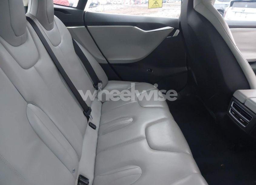 Photo 8 of 2015 Tesla Model S 60/70/85 (VIN 5YJSA1H1XFFP68751)