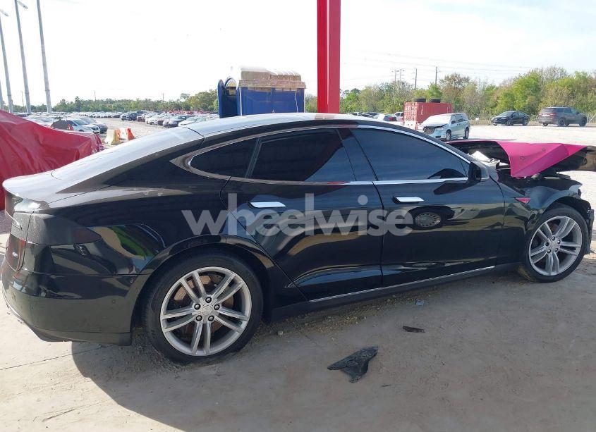 Photo 14 of 2015 Tesla Model S (VIN 5YJSA1H20FFP78519)
