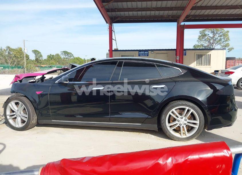 Photo 15 of 2015 Tesla Model S (VIN 5YJSA1H20FFP78519)