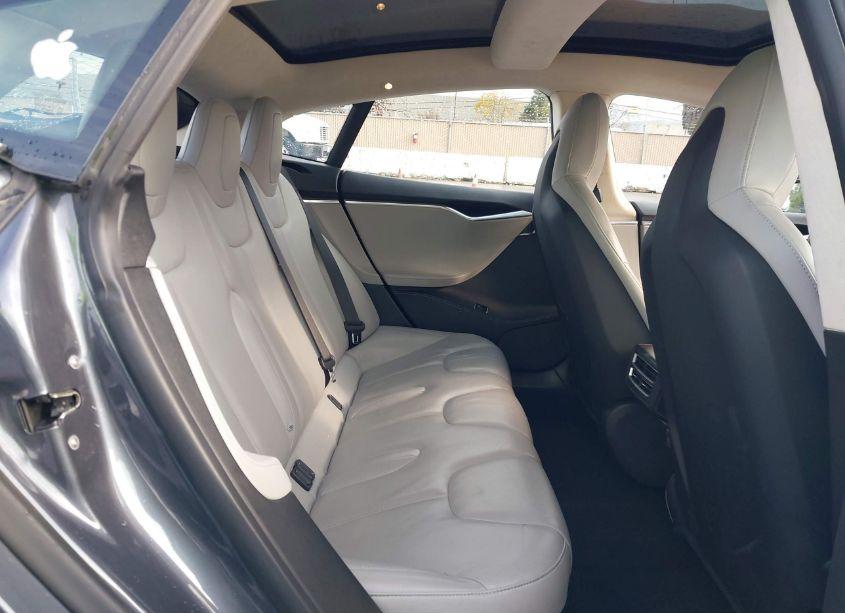 Photo 8 of 2015 Tesla Model S 70D/85D/P85D (VIN 5YJSA1H28FFP75769)