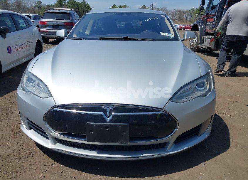 Photo 12 of 2015 Tesla Model S 70D/85D/P85D (VIN 5YJSA1H2XFF084145)