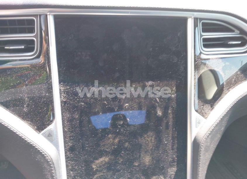 Photo 17 of 2015 Tesla Model S 70D/85D/P85D (VIN 5YJSA1H2XFF084145)