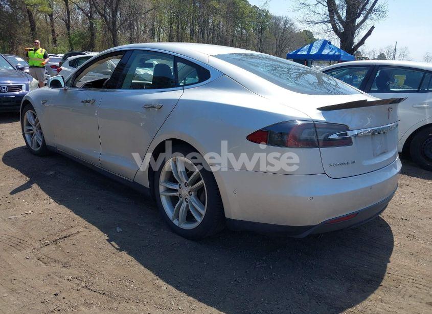 Photo 3 of 2015 Tesla Model S 70D/85D/P85D (VIN 5YJSA1H2XFF084145)